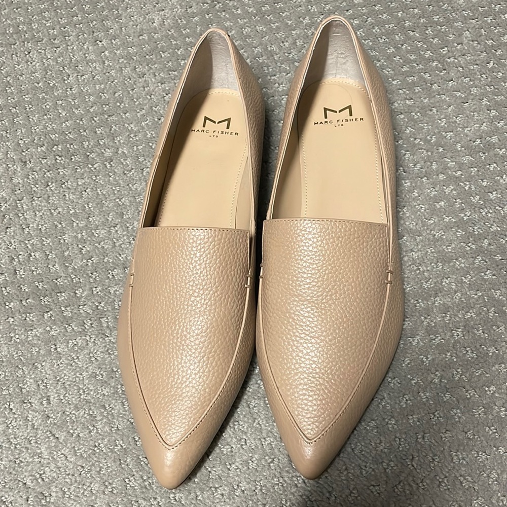 NEW Marc Fisher Pointed Flats - Size 9